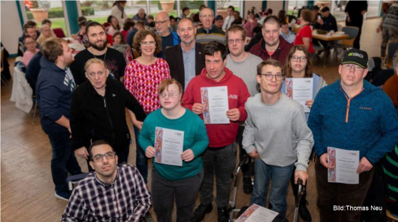 Weihnachtsfeier: bhb ehrt treue Mitarbeiterinnen und Mitarbeiter