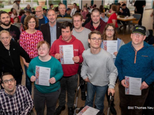 Weihnachtsfeier: bhb ehrt treue Mitarbeiterinnen und Mitarbeiter