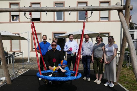 Eine neue Nestschaukel für Kinder und Jugendliche mit Beeinträchtigung